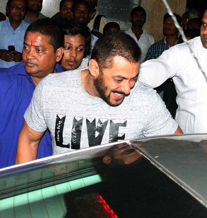 Salman Khan interacted with some of his fans who stopped by to sneak a glance of the 