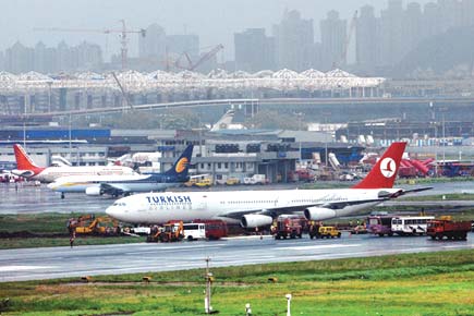 Mumbai: Abandoned iPhone delays Istanbul flight for 4.5 hours