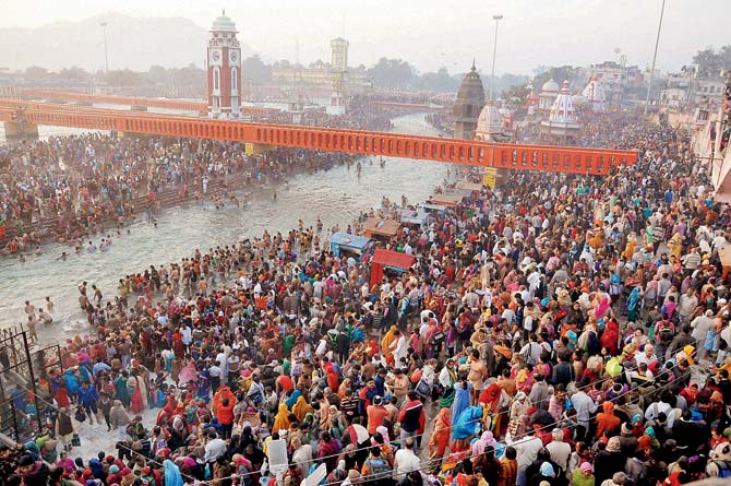 Huge crowds at Haridwar throng to take a holy dip in the Ganga. Pic/PTI