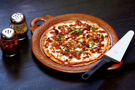 Restaurant Review: Indulge in Pav Bhaji Pizza at this South Mumbai eatery