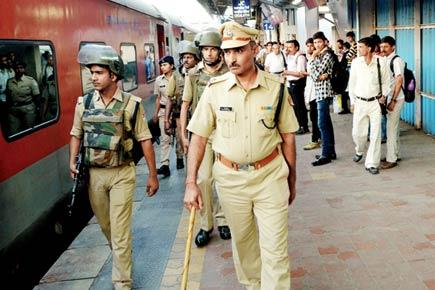 Mumbai: RPF cop who cracked 550 cases in 25 years honoured
