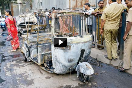 Watch Video: Drivers escape as rickshaw fire torches two cars