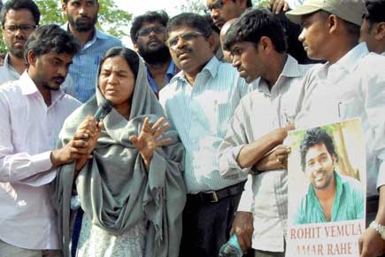 Hyderabad Central University announces Rs 8 lakh ex-gratia to Rohith Vemula's family