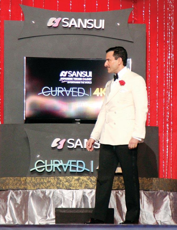 Saif Ali Khan unveils the Sansui Curve 4k UHDTV