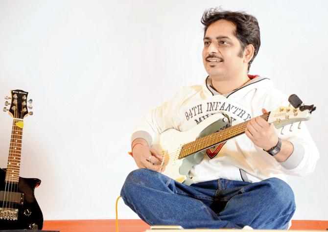 Sachin Patwardhan with Spanish veena