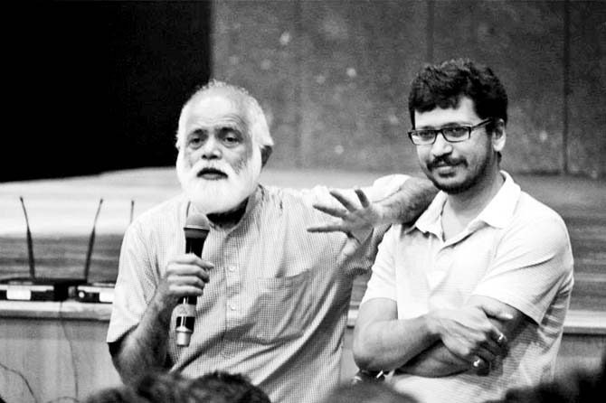 Samar Nakhate, former dean of FTII with (right) Umesh Kulkarni