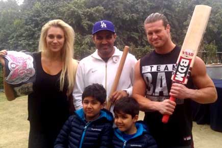 Virender Sehwag teaches WWE superstars how to play cricket