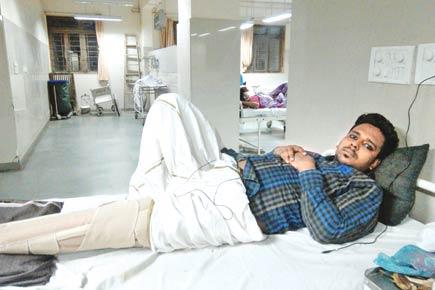 Mumbai: Man falls into open manhole, fractures leg