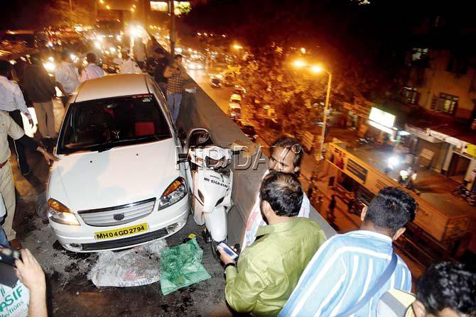 A speeding tourist car had crashed into Anwar Shaikh’s scooter. Pic/Atul Kamble