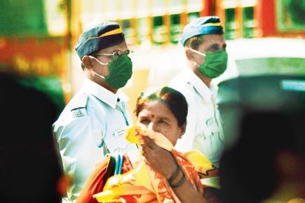Mumbai traffic cops want 30 pc hike for breathing in polluted air