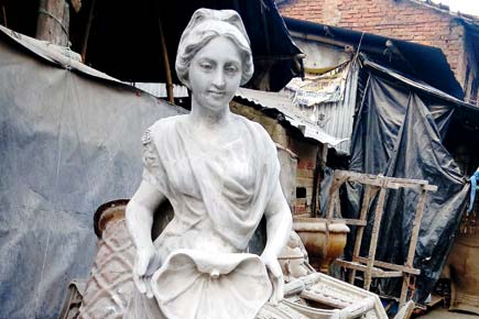 Kolkata's netas nudge out Durga from Kumartuli