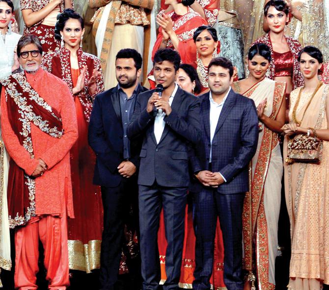 (L-R) Amitabh Bachchan with Vishal Morjaria, Vikram Phadnis and Sagar Morjaria