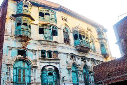 Raj Kapoor's ancestral house in Pakistan partially demolished