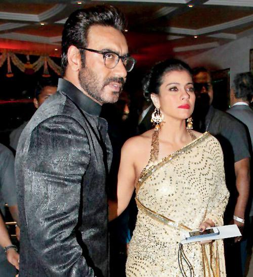 500px x 548px - Cute couple! Kajol and Ajay Devgn indulge in Twitter PDA