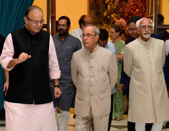 President hosts Iftar party at Rashtrapati Bhavan