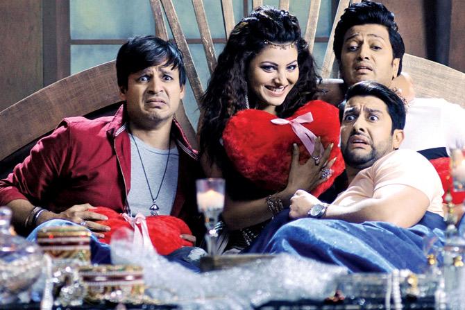 Vivek Oberoi, Urvashi Rautela, Riteish Deshmukh and Aftab Shivdasani in a still from the adult comedy