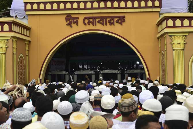 Bangladeshi Muslims offer Eid al-Fitr prayers in Dhaka on July 7, 2016. Suspected Islamists carried out a new deadly attack at a huge prayer gathering in northern Bangladesh to celebrate the end of Ramadan. Pic/ AFP