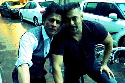 Photo of the day! SRK and Salman Khan's 'bhai bhai' moment on bike