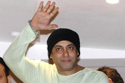 Salman Khan thanks fans for making 'Sultan' a hit!