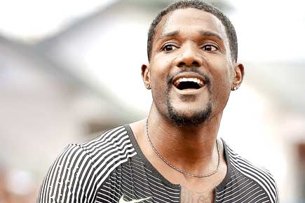 Justin Gatlin powers to victory in 200m
