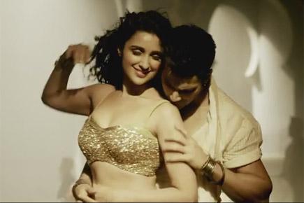 435px x 290px - Watch Parineeti Chopra sizzle in 'Dishoom' song 'Jaaneman Aah'