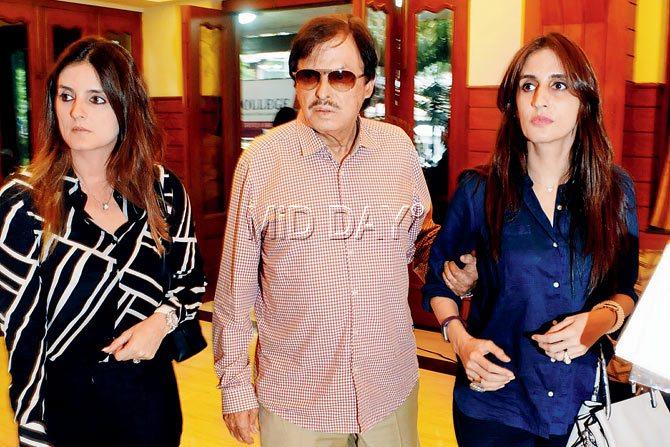Sanjay Khan with daughters Simone Arora and Farah Khan Ali