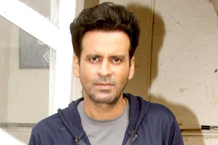 Manoj Bajpayee distributes 1,000 pairs of shoes to students