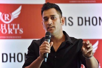 MS Dhoni leaves without interacting with media, biopic director apologises