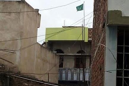 Hoisting of 'Pakistani flag' at a house creates flutter
