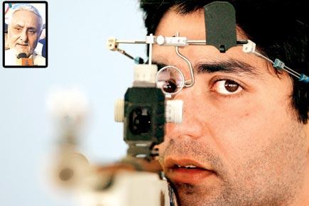 Abhinav Bindra will give his 200% in Rio: Father Apjit Singh