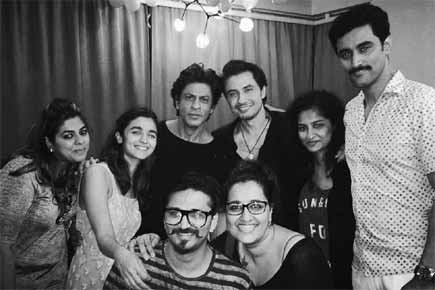 Monochrome memories! Shah Rukh Khan, Alia Bhatt with 'Dear Zindagi' team