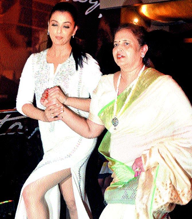 Aishwarya Rai Group Sex Nude - Aishwarya Rai Bachchan's mother Brindya Rai hurt in scuffle
