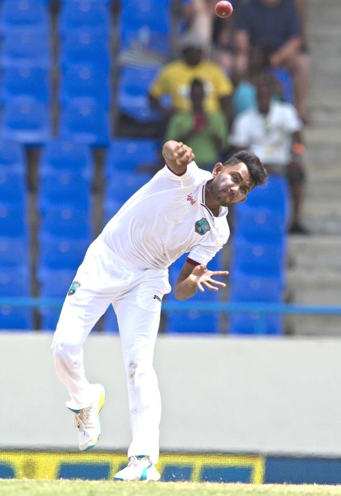 West Indies player Devendra Bishoo bowl
