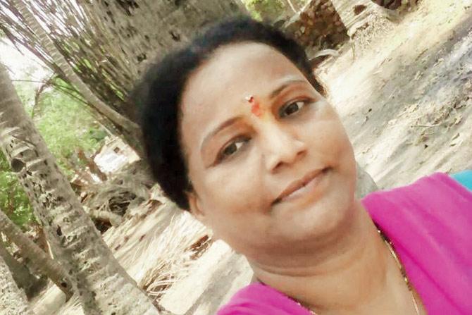 Akshata Kangutkar (in pic) would make hand gestures at her mother-in-law Usha