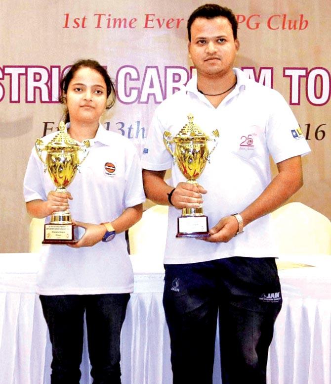 Kajal Kumari and Pankaj Pawar with their trophies