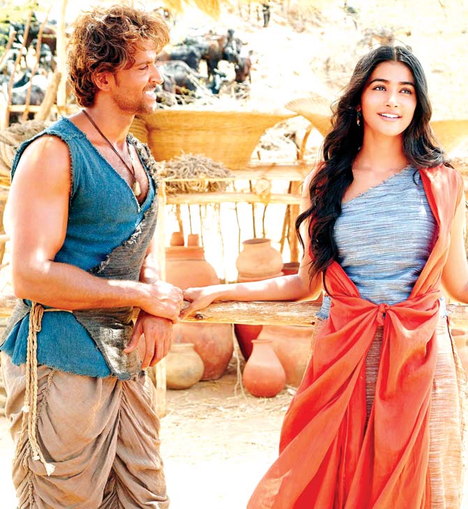 Hrithik Roshan and Pooja Hegde in 