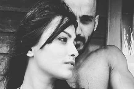 Watch video: Fans interrupt Anita Hassanandani's private time with hubby