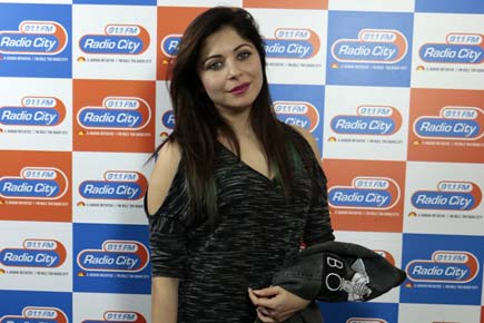 Singer Kanika Kapoor at Radio City studio