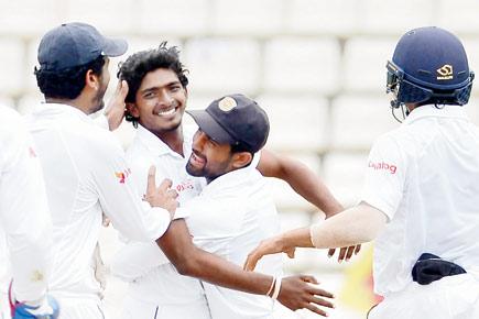 Australian face uphill task as Sri Lankan spinners dominate