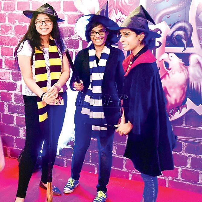 (Extreme right, top) Potterheads at a blast at the event. Pics/Shadab Khan