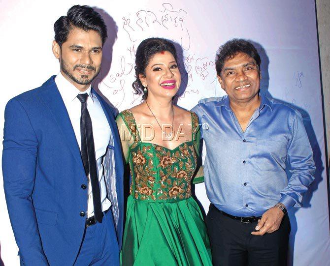 Sambhavna Seth and Avinash Dwivedi along with Johnny Lever. Pics/Sameer Markande