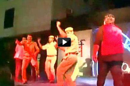 Watch video: Policemen shake a leg at an event