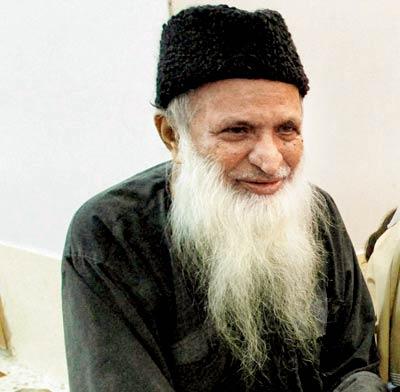 Officials and well-wishers attend the funeral ceremony of Abdul Sattar Edhi in Karachi. File pic