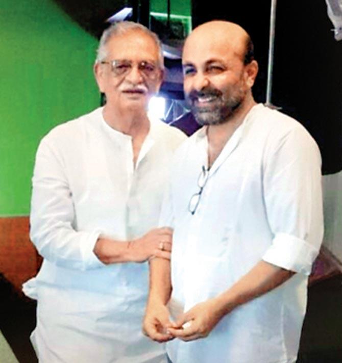 Gulzar (with Brahmanand Siingh on set)