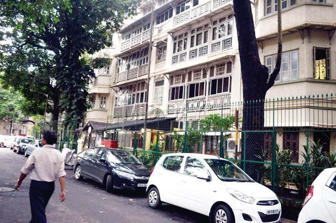 Bombay International School in Gamdevi, which received the fake income certificate for an admission under the RTE Act. Pic/Sneha Kharabe