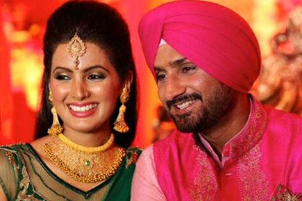 Now that's what we call a 100% strike rate by Harbhajan Singh