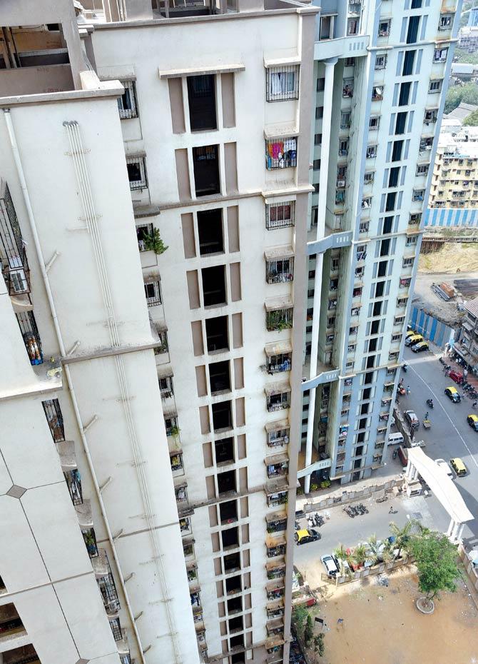 The I-T department is looking at ready-to-occupy flats across Mumbai. Pic for representation
