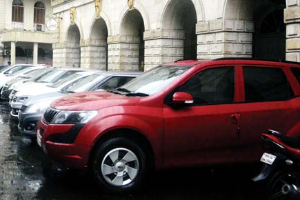 Mumbai: BMC cuts SoBo's fleecing parking agents to size