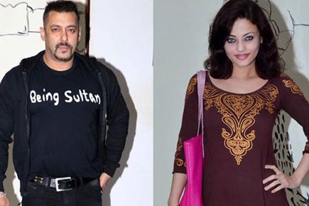 Salman Khan, Sneha Ullal attend Daisy Shah's play 'Begum Jaan'