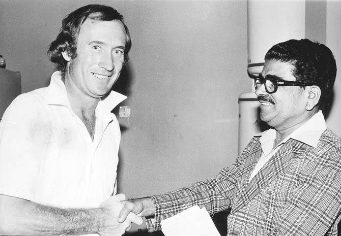 Late sports journalist Sharad Kotnis (right) greets England cricket captain Keith Fletcher during the 1981-82 series in India. Pic/mid-day archives